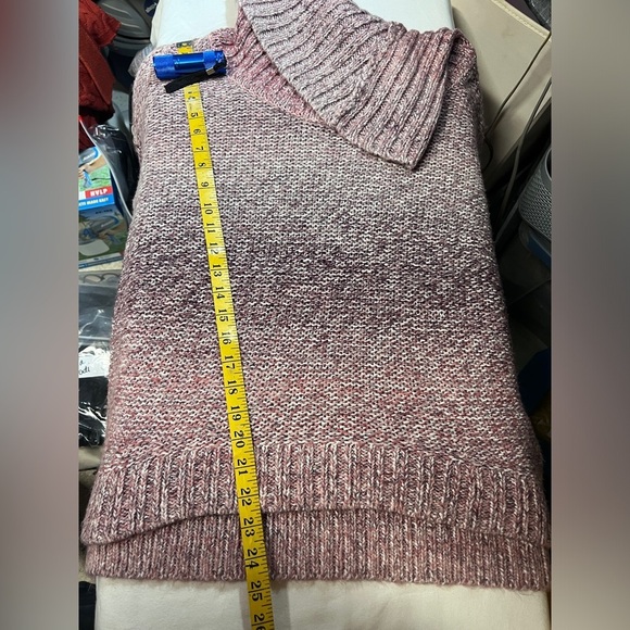 AMERICAN EAGLE OUTFITTERS Wine red heather cowl neck sweater size S. - Picture 15 of 15